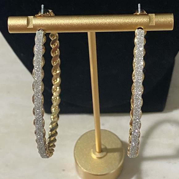 Gold toned hoop earrings - Picture 6 of 15